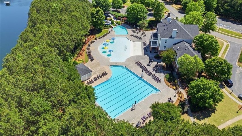 Welcome to 216 Providence Lane in the popular River Green - photo 43