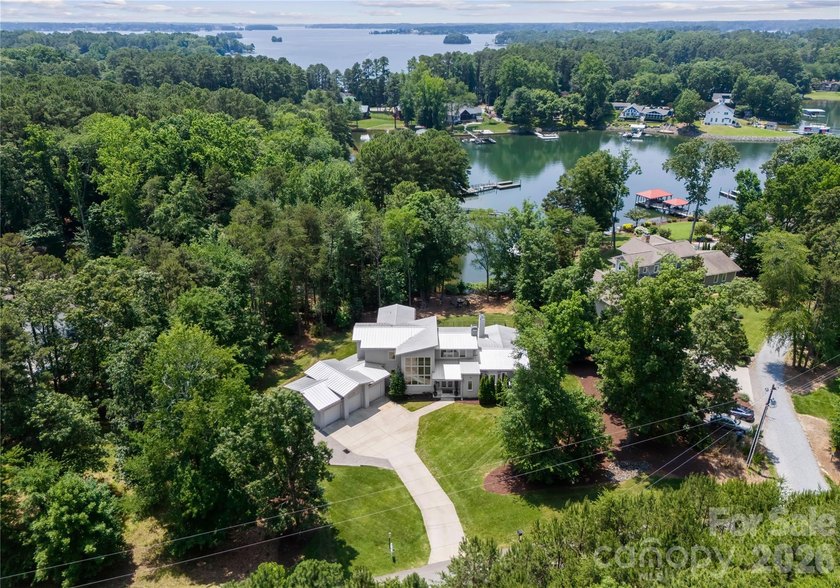 Rare opportunity to own a Simonini-built contemporary waterfront - photo 44