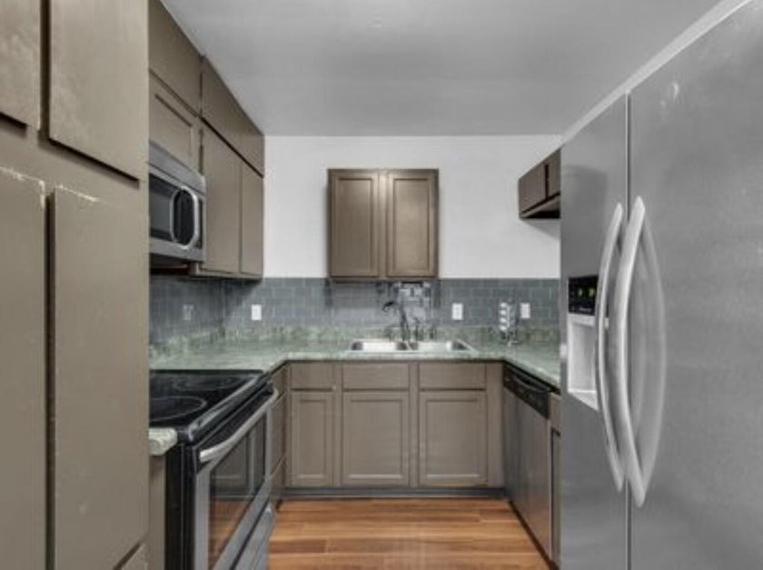 Discover the perfect blend of comfort, character, and location - photo 5