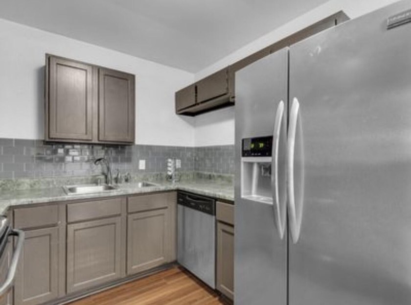 Discover the perfect blend of comfort, character, and location - photo 7
