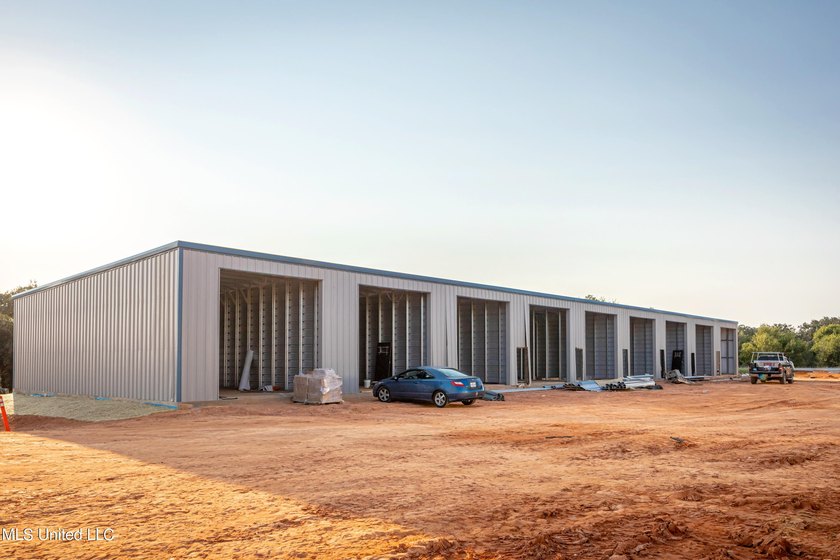 Here is your chance to OWN not Rent 1000sq ft of storage for you - photo 11