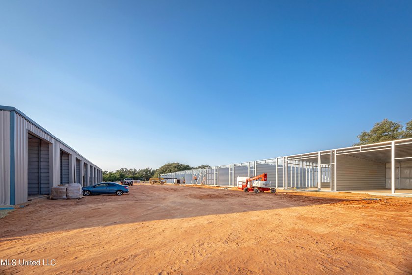 Here is your chance to OWN not Rent 1000sq ft of storage for you - photo 13
