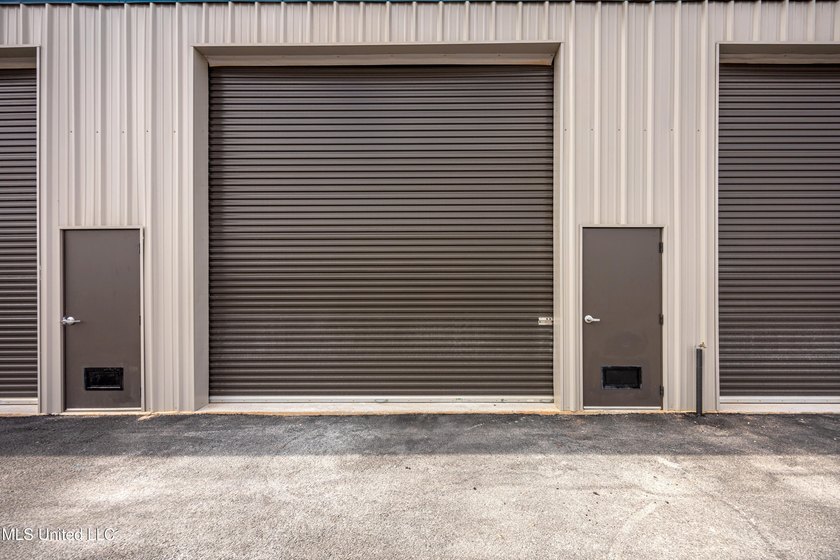 Here is your chance to OWN not Rent 1000sq ft of storage for you - photo 30