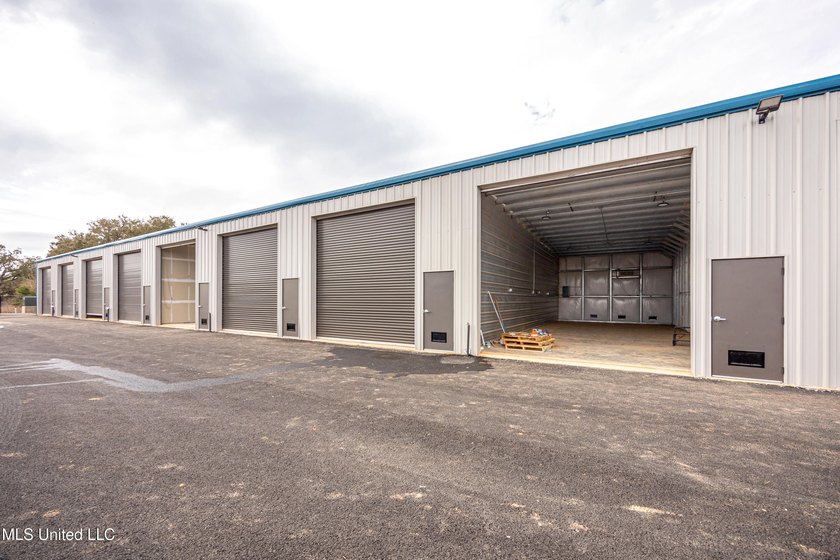 Here is your chance to OWN not Rent 1000sq ft of storage for you - photo 33