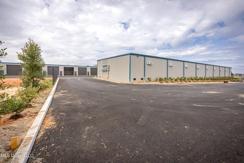 Here is your chance to OWN not Rent 1000sq ft of storage for you - photo 35