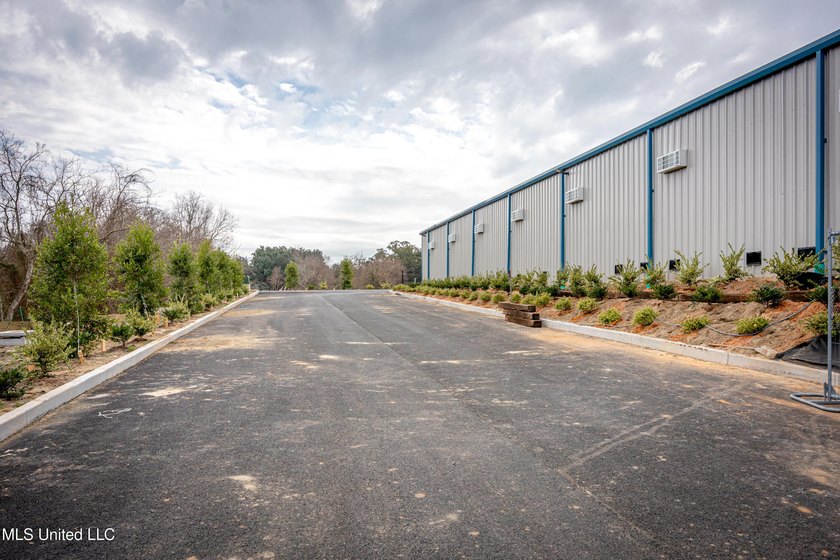 Here is your chance to OWN not Rent 1000sq ft of storage for you - photo 37