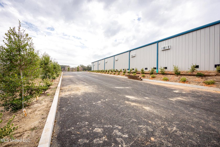 Here is your chance to OWN not Rent 1000sq ft of storage for you - photo 43