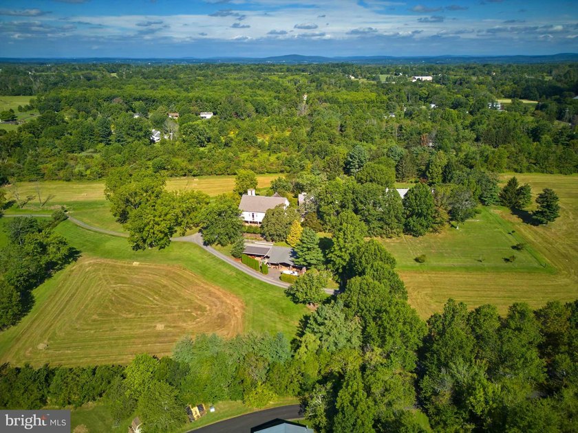 More than 800ft down a tree lined country drive way, flanked by - photo 3