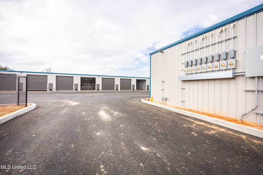 Here is your chance to OWN not Rent 1000sq ft of storage for you - photo 44
