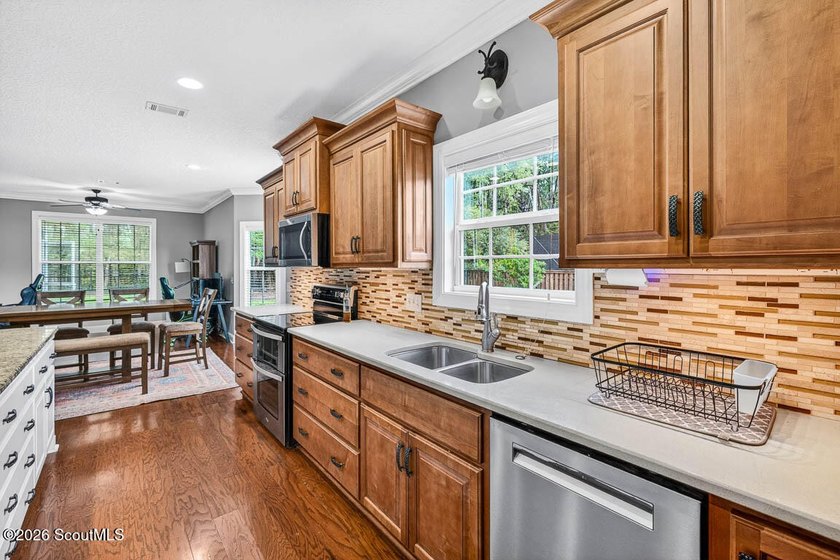 Beautiful 4-bedroom home in sought-after Carriage Gate - photo 13