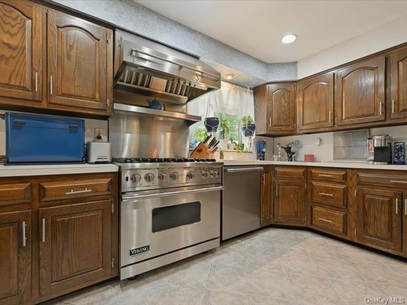 Welcome to this home in the desirable Forest City section of - photo 6