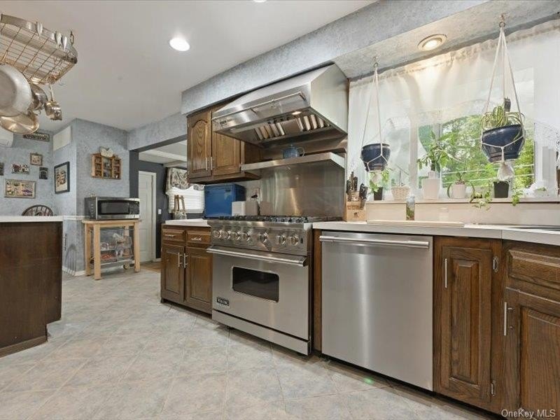 Welcome to this home in the desirable Forest City section of - photo 7
