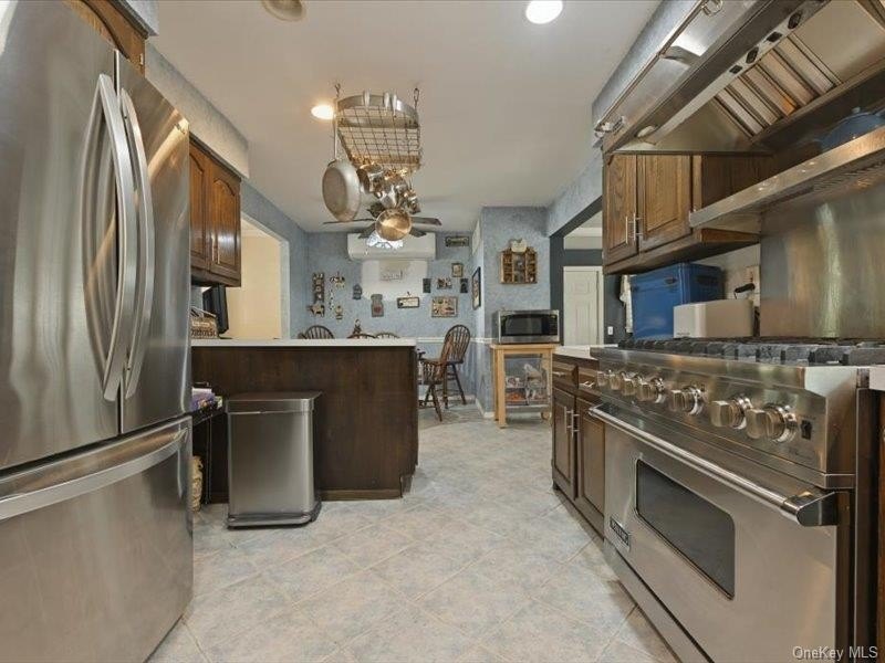 Welcome to this home in the desirable Forest City section of - photo 8