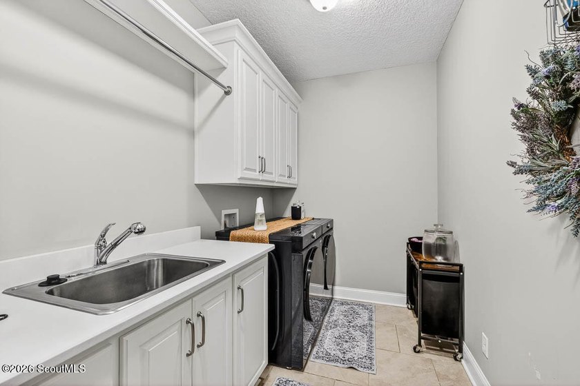 Beautiful 4-bedroom home in sought-after Carriage Gate - photo 37