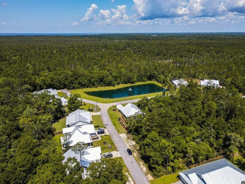 Located in the gated community of Bear Creek, this - photo 5