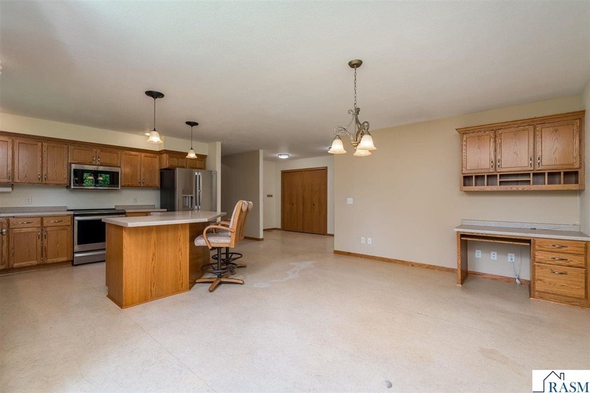 **SELLER OPEN TO OFFERING BUYER CONCESSION WITH AN ACCEPTABLE - photo 15