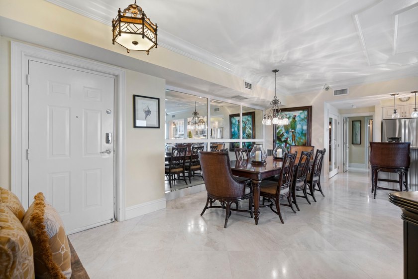 This exquisite, fully upgraded oceanfront residence is located - photo 15