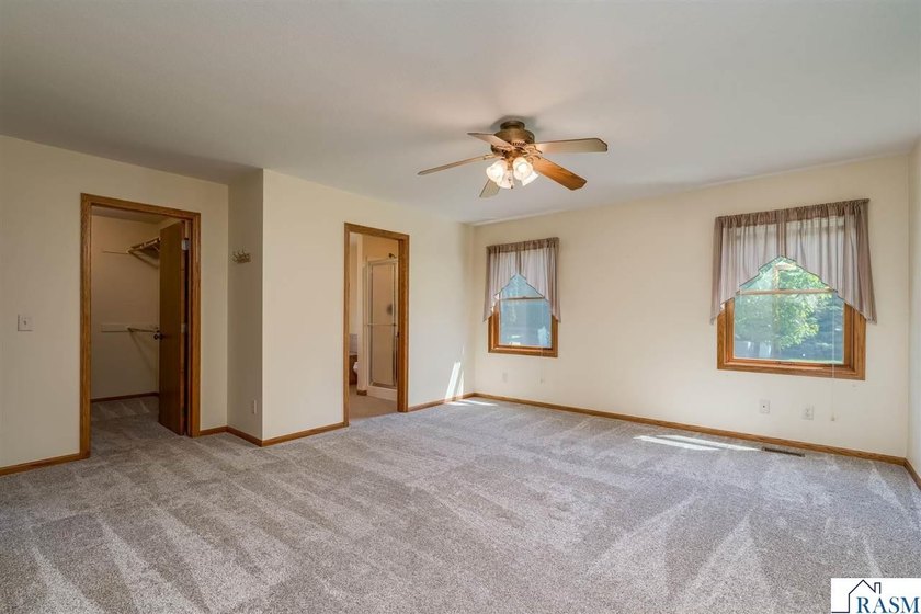 **SELLER OPEN TO OFFERING BUYER CONCESSION WITH AN ACCEPTABLE - photo 18