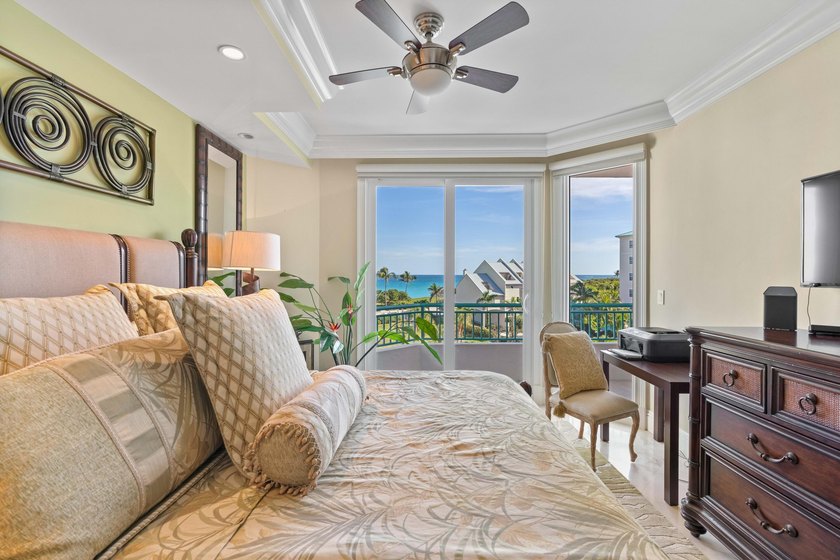 This exquisite, fully upgraded oceanfront residence is located - photo 19