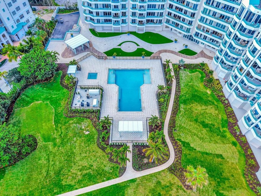 This exquisite, fully upgraded oceanfront residence is located - photo 28