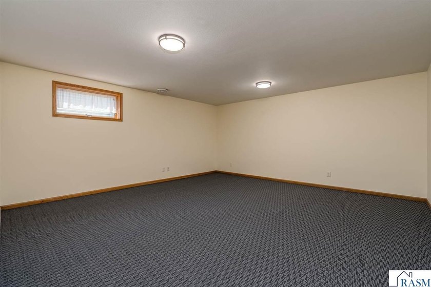 **SELLER OPEN TO OFFERING BUYER CONCESSION WITH AN ACCEPTABLE - photo 33