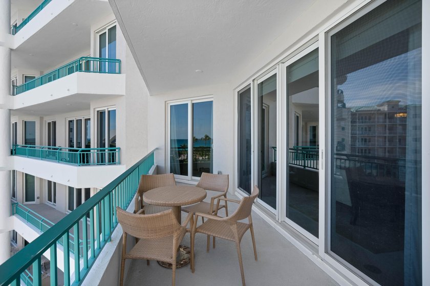This exquisite, fully upgraded oceanfront residence is located - photo 38