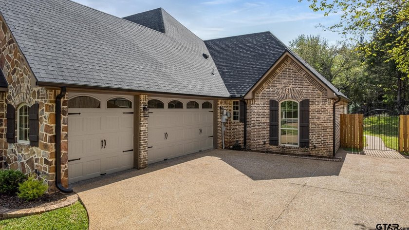 Welcome to 333 Hines Crossing, a stunning home that has been - photo 4