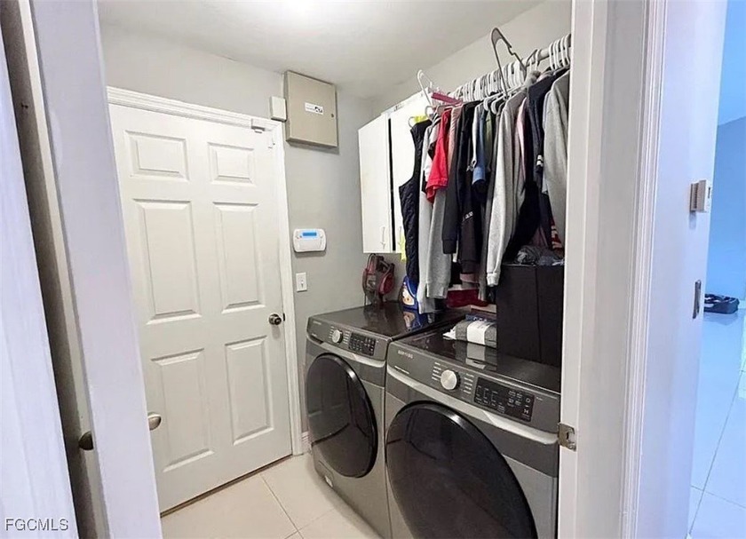Welcome to this charming open living space! This home features 3 - photo 5