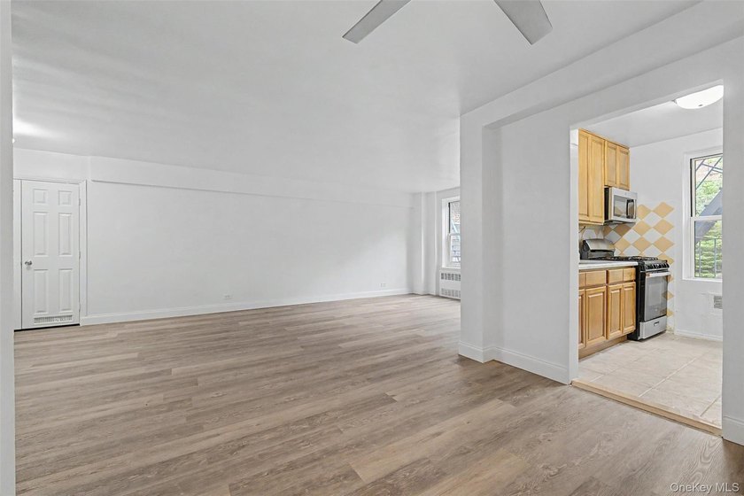 Beautiful fully renovated 1-bedroom, 1-bathroom apartment - photo 5