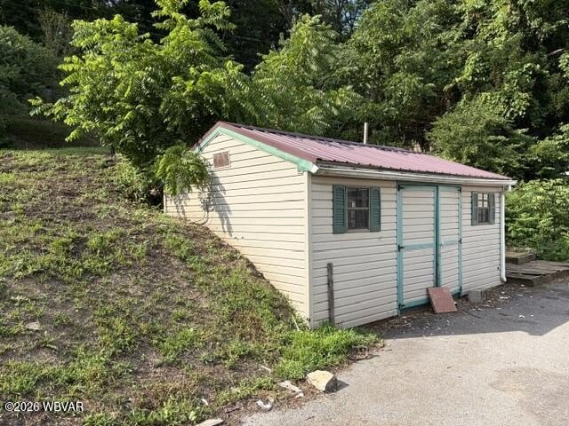 This property is now under auction terms. All Bids must be - photo 5