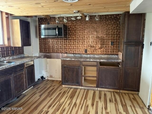 This property is now under auction terms. All Bids must be - photo 9