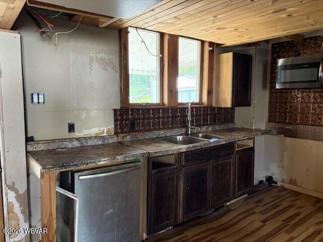 This property is now under auction terms. All Bids must be - photo 10