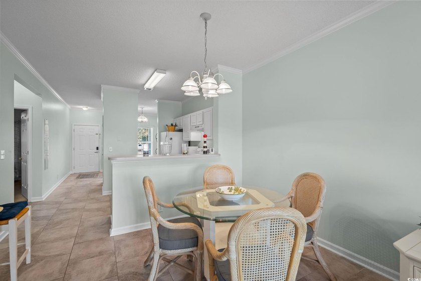 Located in desirable Harbourfront Villas, this fully furnished - photo 20