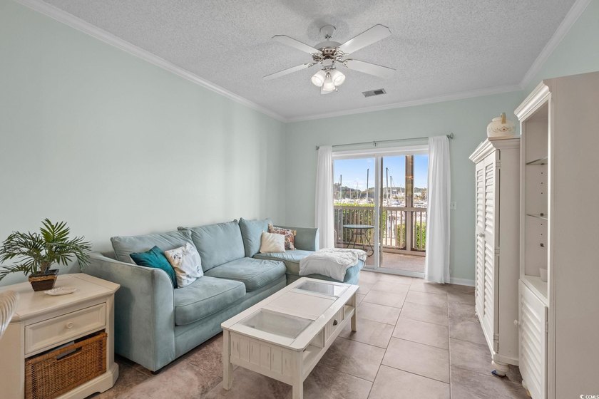 Located in desirable Harbourfront Villas, this fully furnished - photo 22