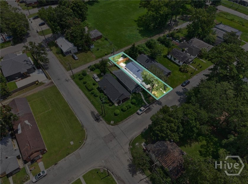 WELCOME HOME TO THIS LOVELY 3 BEDROOM 2 BATH EQUIPPED WITH ALL - photo 22