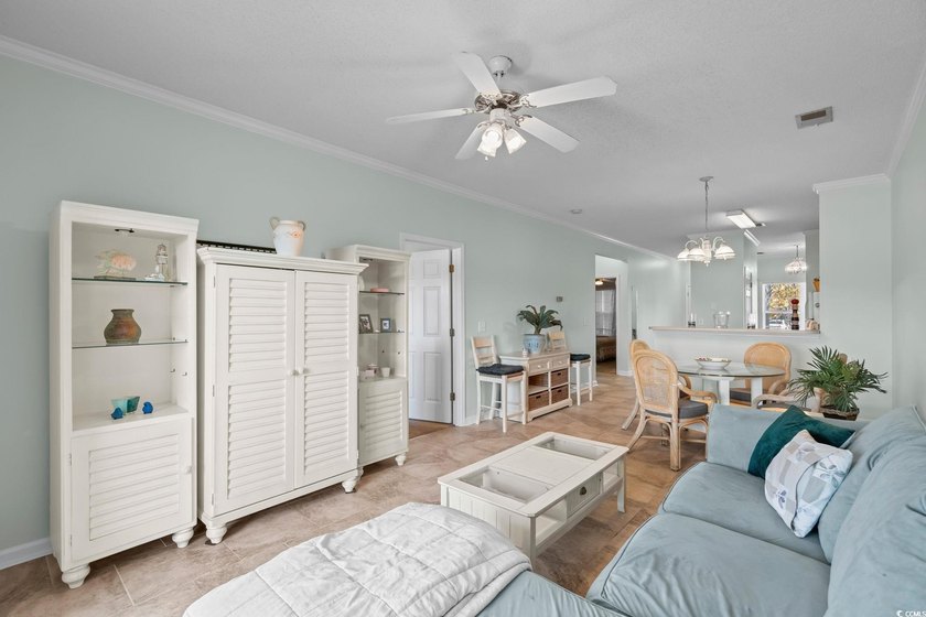 Located in desirable Harbourfront Villas, this fully furnished - photo 23