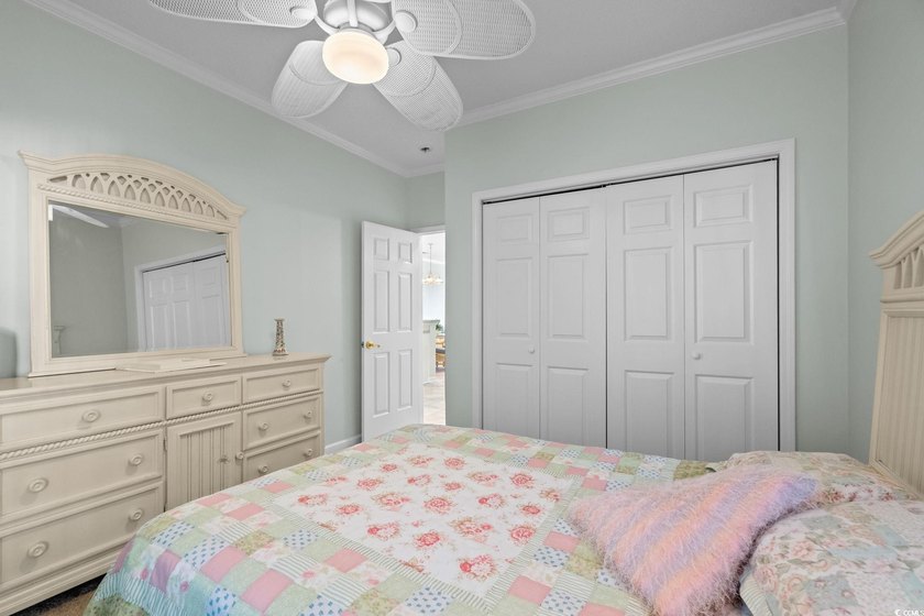 Located in desirable Harbourfront Villas, this fully furnished - photo 32