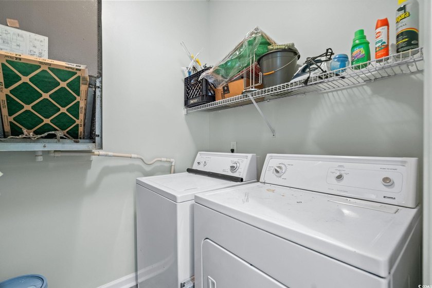 Located in desirable Harbourfront Villas, this fully furnished - photo 34
