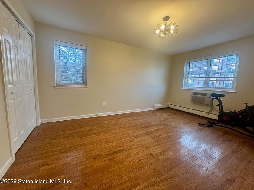 Large updated one-bedroom co-op featuring a brand-new kitchen - photo 15