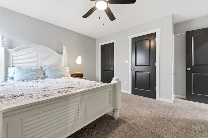 Beautifully designed with a bright, open layout and modern - photo 36