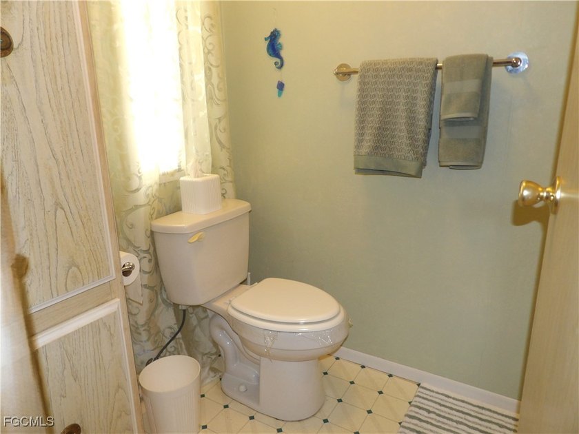 Welcome home to this Charming and Cozy 2 bedroom - 2 full bath - photo 9