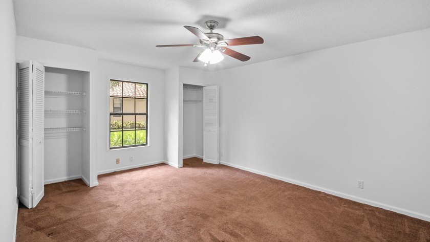 Welcome to this single-story residence in Cypresshead, offering - photo 12