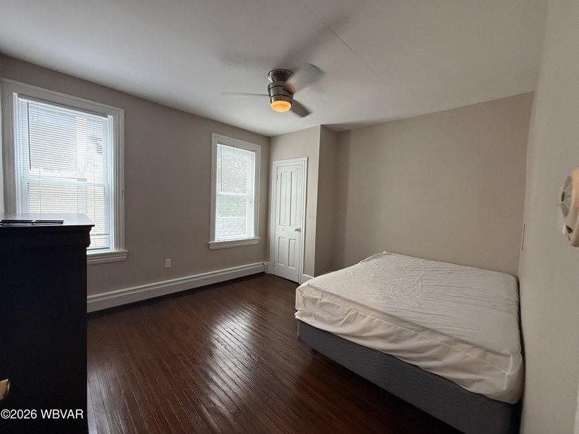 Turnkey student housing investment just minutes from - photo 2