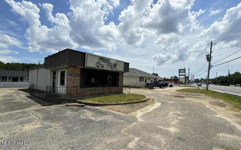 Multi use building, has been gutted and ready for buyers - photo 3