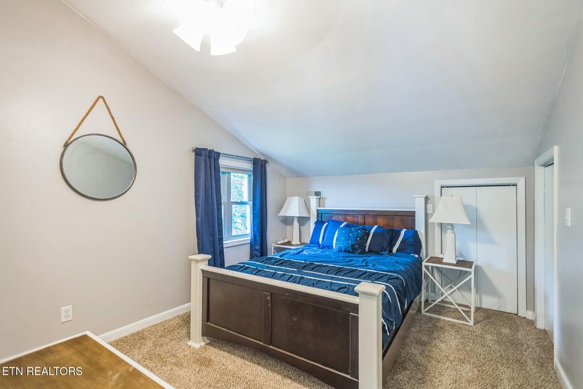 A fully furnished lake retreat with private guest suite- ready - photo 20