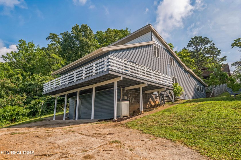 A fully furnished lake retreat with private guest suite- ready - photo 28