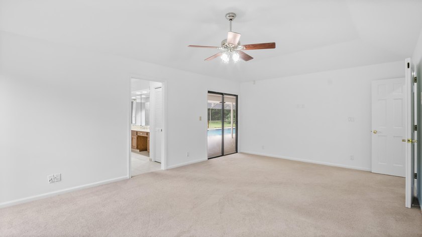 Welcome to this single-story residence in Cypresshead, offering - photo 28