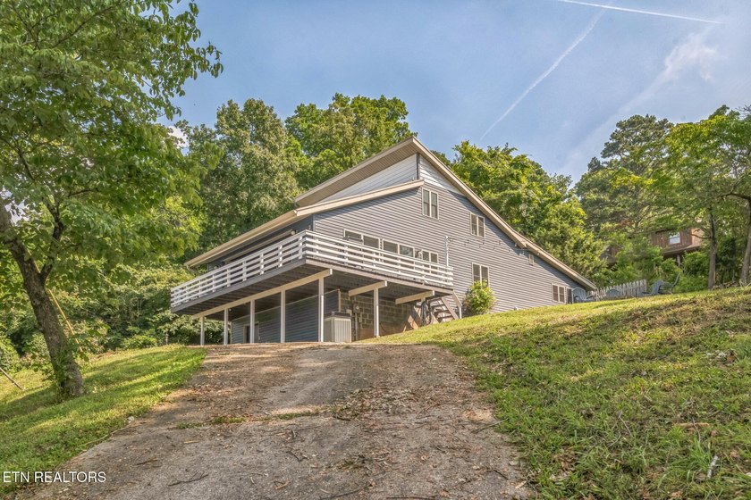 A fully furnished lake retreat with private guest suite- ready - photo 29