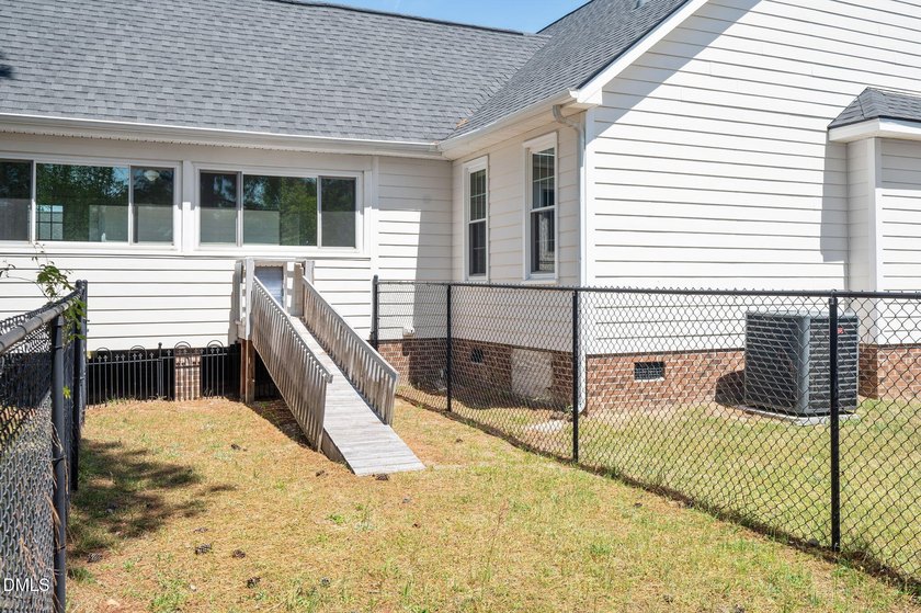 NO HOA! Ranch w/ covered front porch. Attached 2 car garage with - photo 32