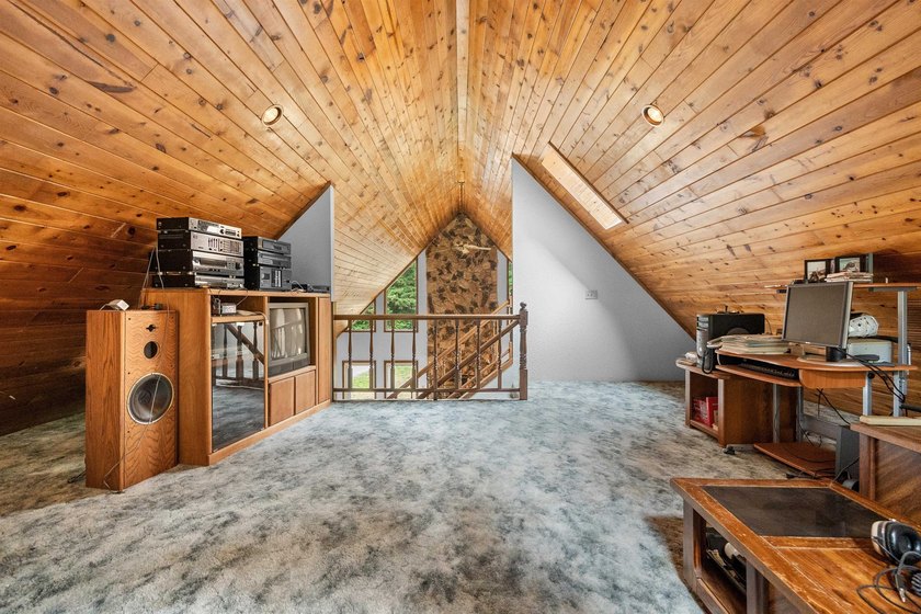Redwood retreat! This 2,930 square foot home is situated on a - photo 33